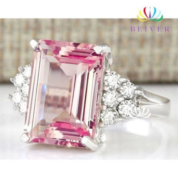 Lusciously pink cocktail ring, lrg stone size 9 - Picture 3 of 3